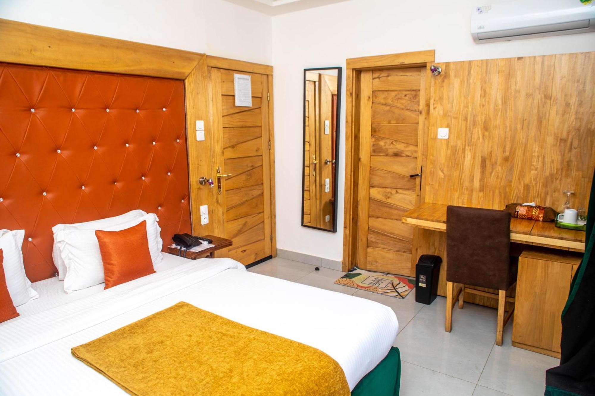 Hotel Les Orchidees Kotonu Zewnętrze zdjęcie