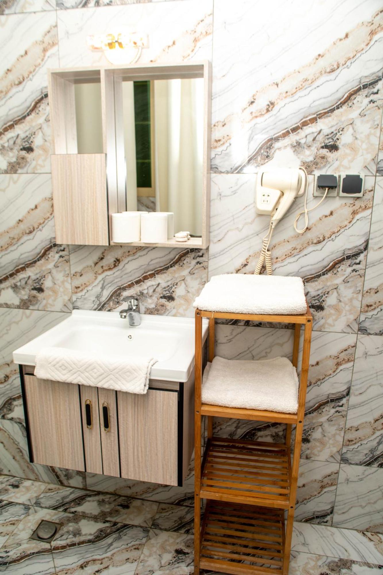 Hotel Les Orchidees Kotonu Zewnętrze zdjęcie
